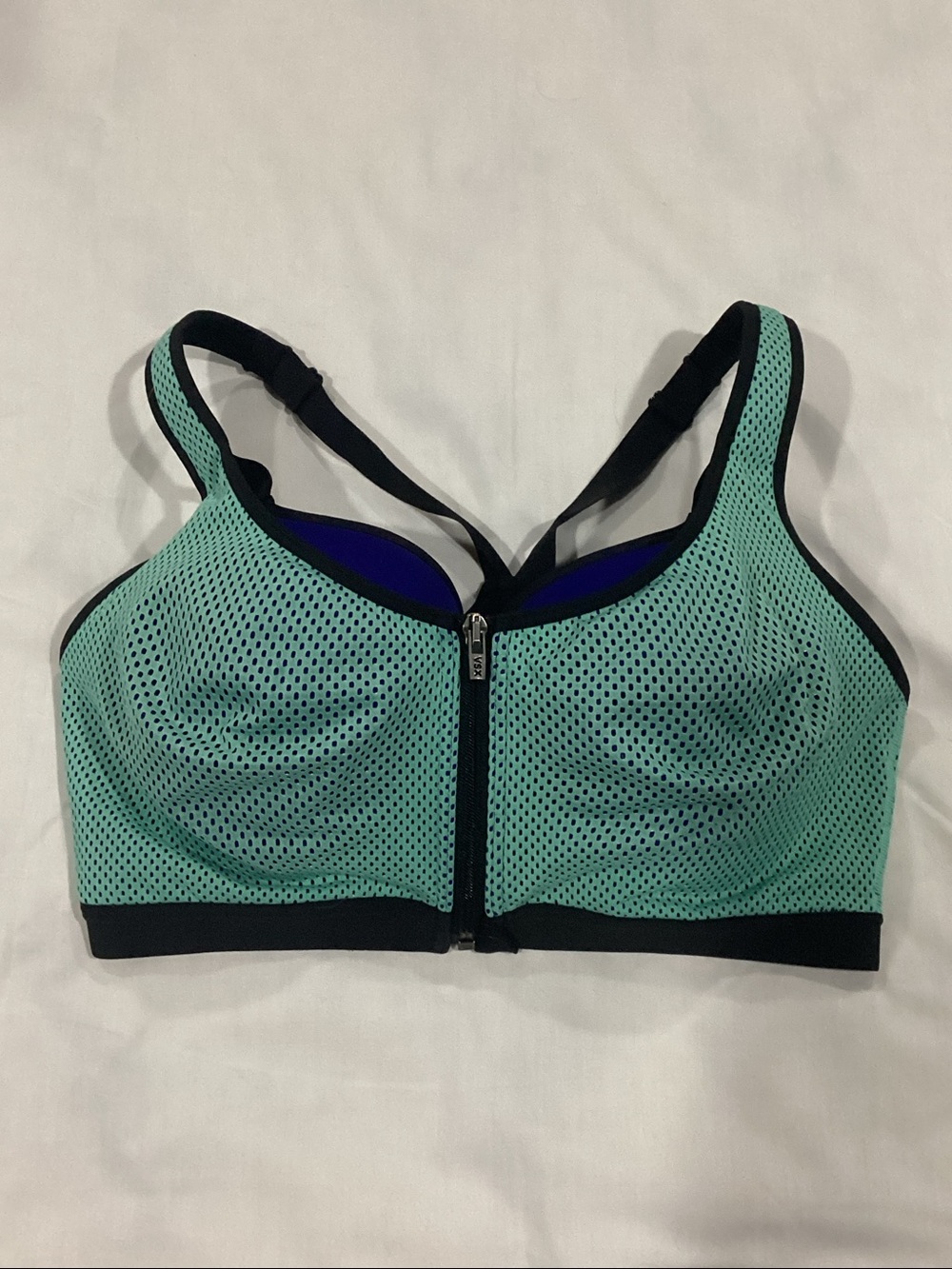 Victoria's Secret VSX Knockout Front close underwire sports bra 36DD